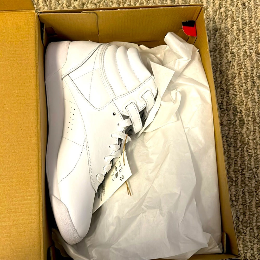 Reebok Freestyle Hi women’s sneaker size 8